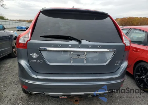 2017 Volvo Xc60 T5 Inscription z USA, uszkodzony, nr VIN YV440MRU1H2126444